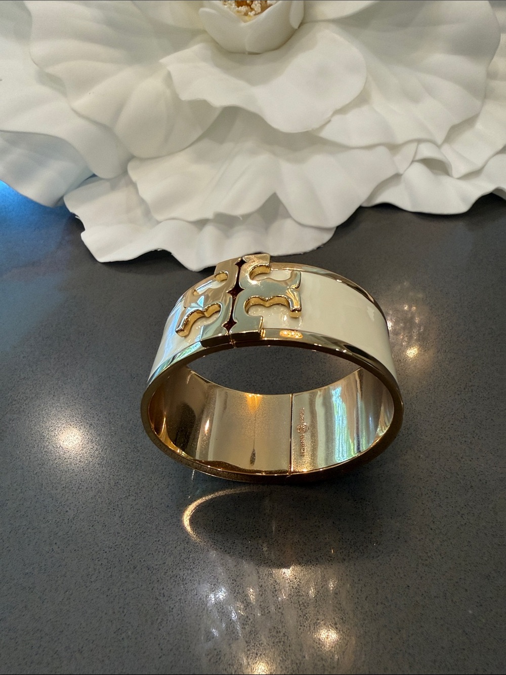 Bracelet Cuff - Picture 4 of 5